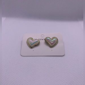 BRAND NEW Adorable Fashionable & Unique Gold/Pearl Accent Heart Stud Earrings